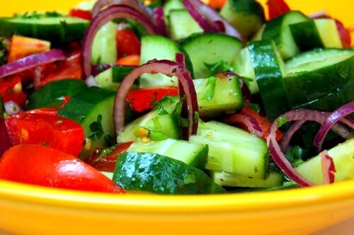 Tomatensalade met komkommer