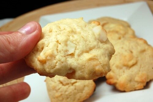 Macademiakoekjes met witte chocola