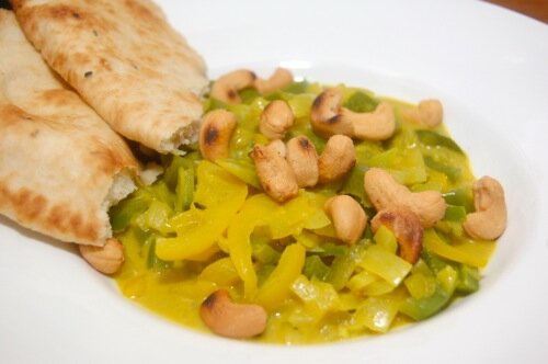 Vegetarische kokoscurry met cashews