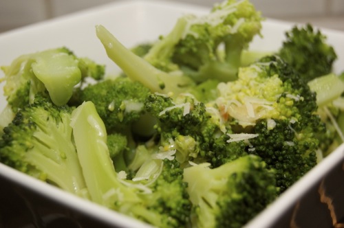 Broccoli met knoflook en Parmezaanse kaas